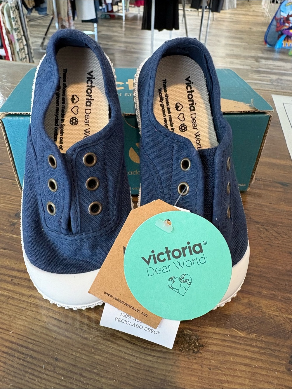 Kids NWT Victoria Navy Canvas Organic  Slip-On Shoes